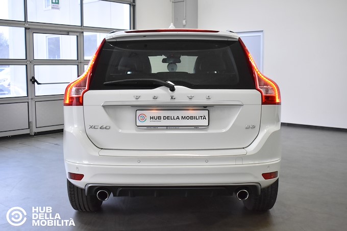 VOLVO XC60 D3 R-design Momentum